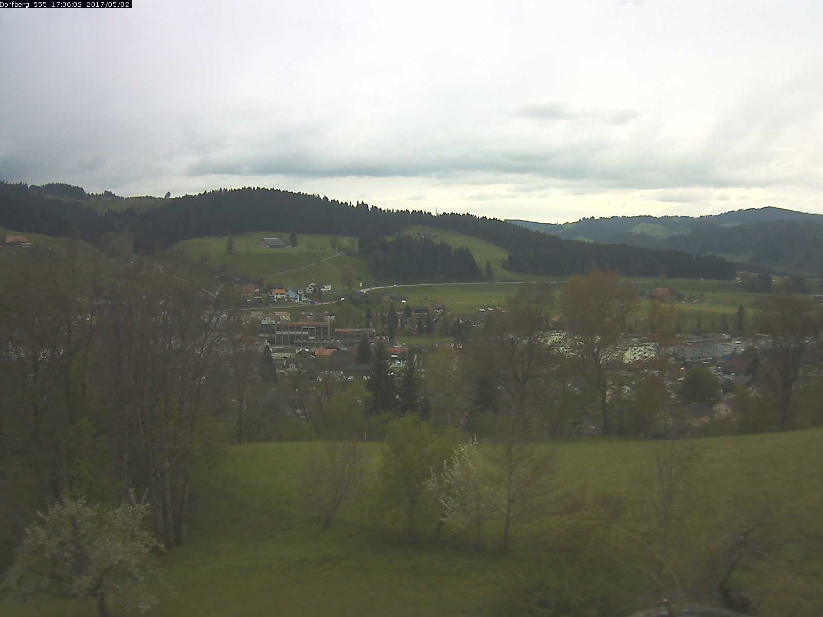 Webcam-Bild: Aussicht vom Dorfberg in Langnau 20170502-170601