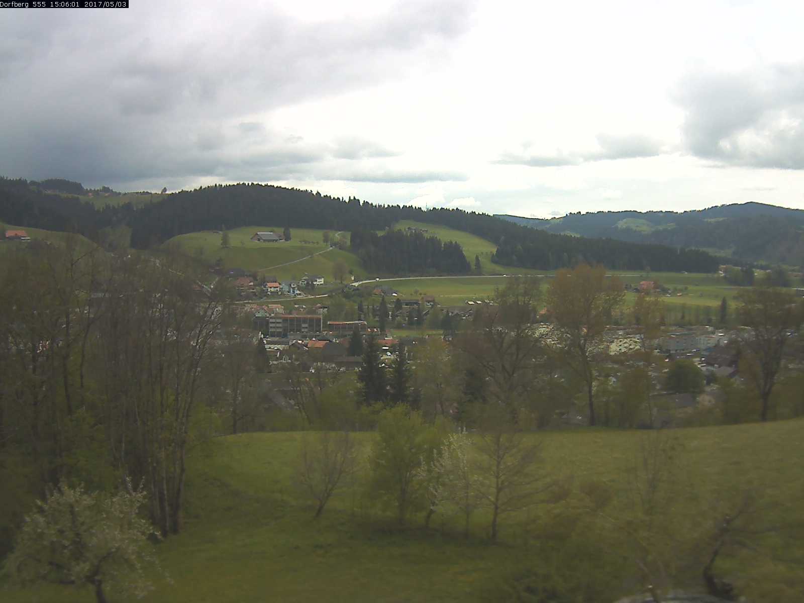 Webcam-Bild: Aussicht vom Dorfberg in Langnau 20170503-150601