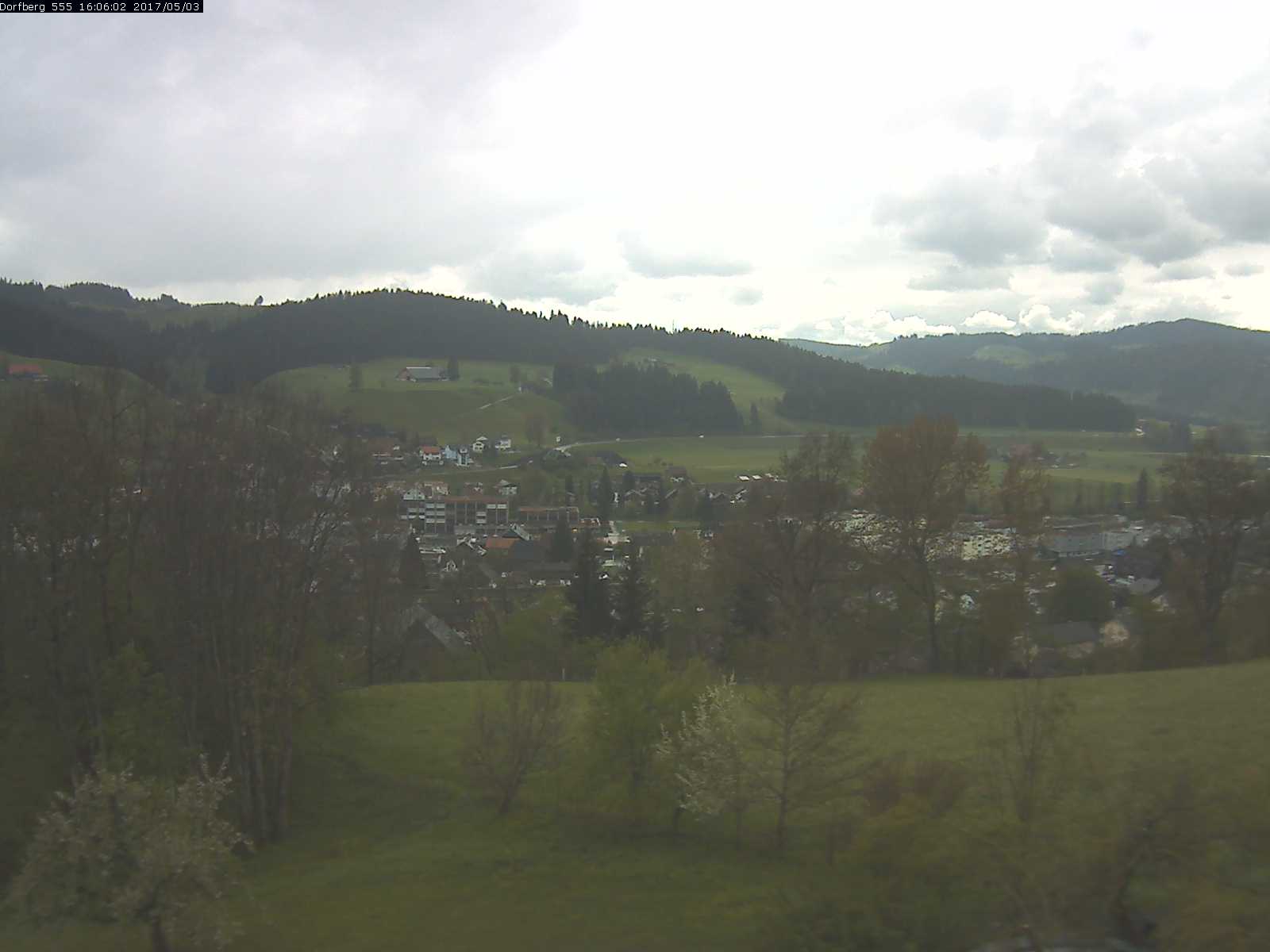 Webcam-Bild: Aussicht vom Dorfberg in Langnau 20170503-160601