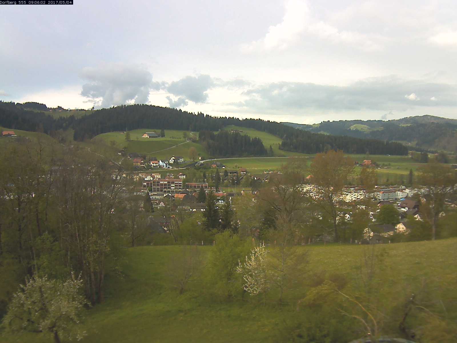Webcam-Bild: Aussicht vom Dorfberg in Langnau 20170504-090601