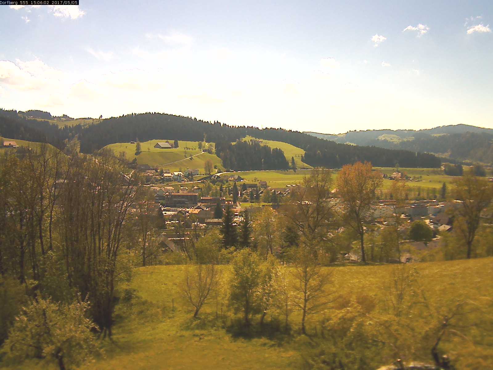 Webcam-Bild: Aussicht vom Dorfberg in Langnau 20170505-150601