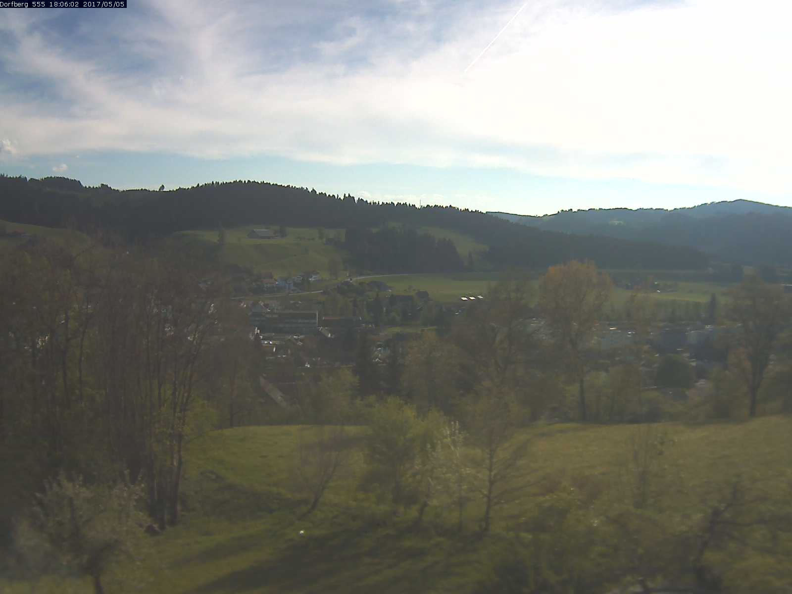 Webcam-Bild: Aussicht vom Dorfberg in Langnau 20170505-180601