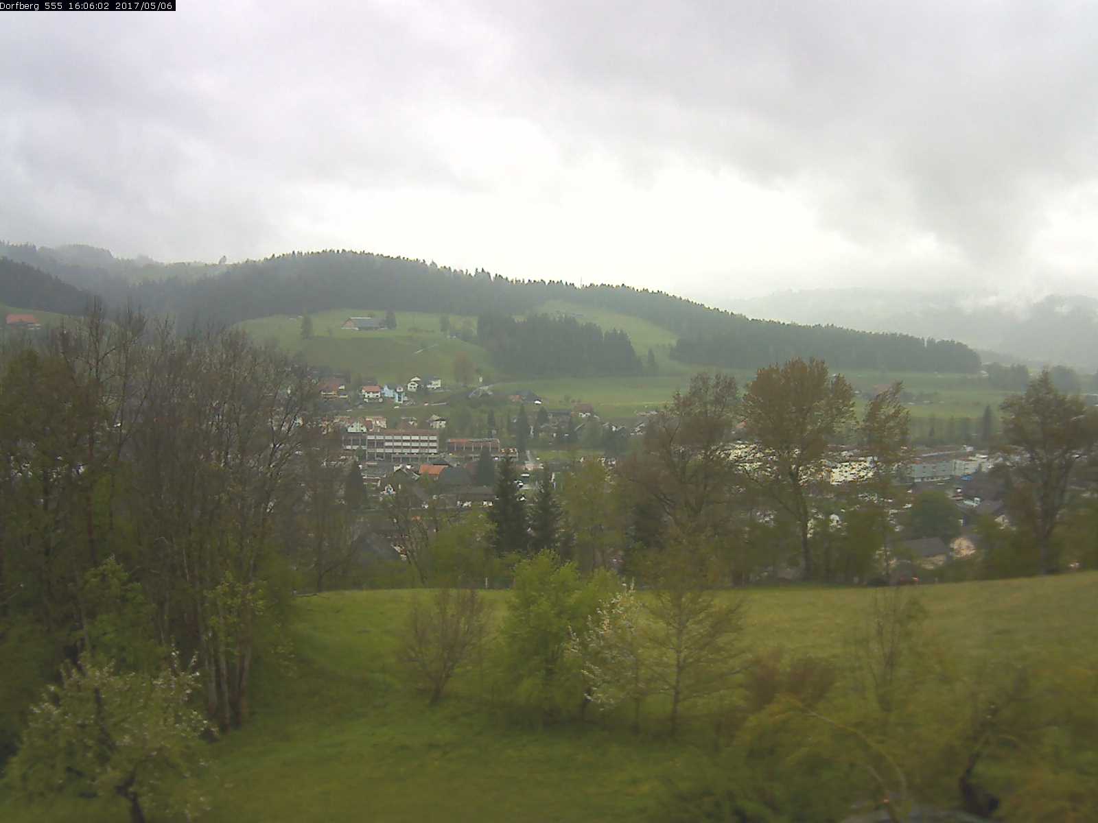 Webcam-Bild: Aussicht vom Dorfberg in Langnau 20170506-160601