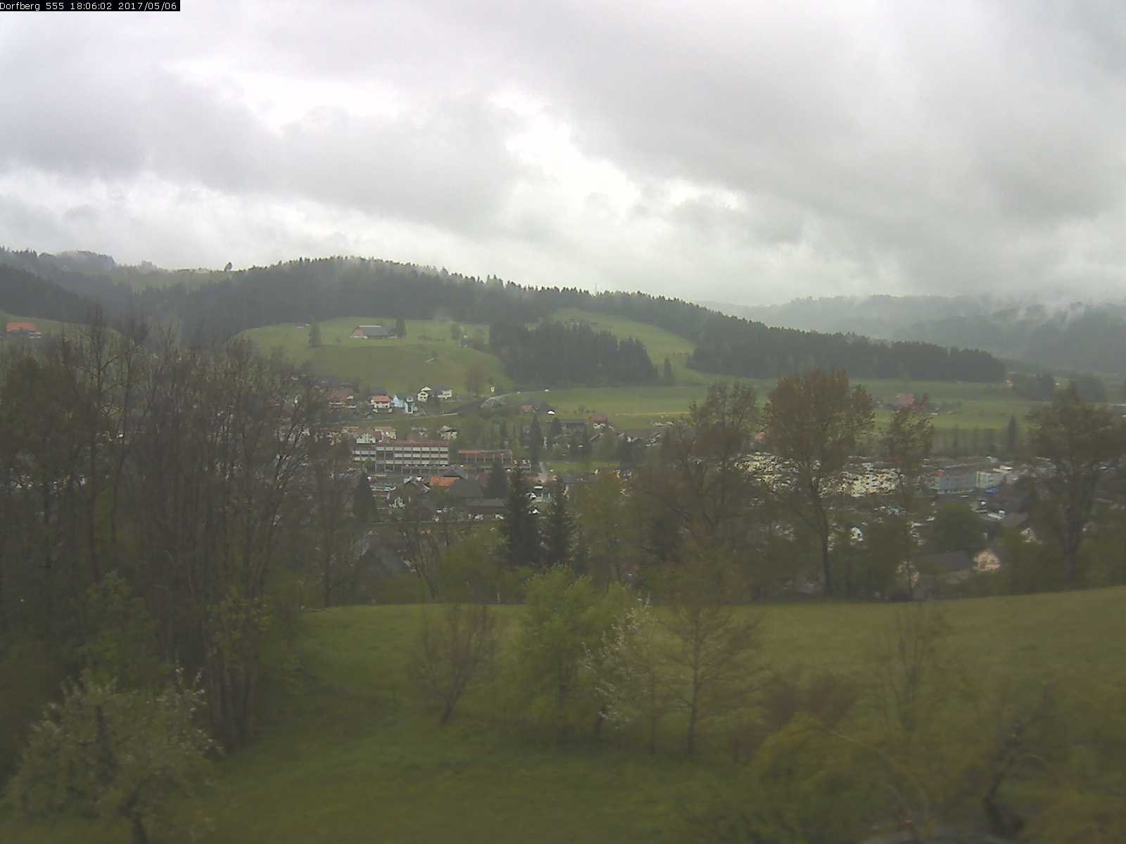 Webcam-Bild: Aussicht vom Dorfberg in Langnau 20170506-180601