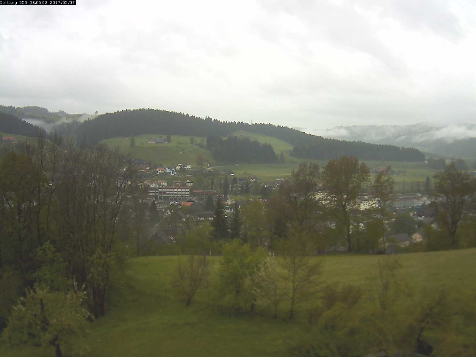 Webcam-Bild: Aussicht vom Dorfberg in Langnau 20170507-080601