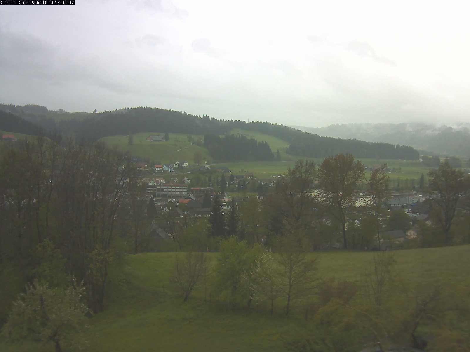 Webcam-Bild: Aussicht vom Dorfberg in Langnau 20170507-090601