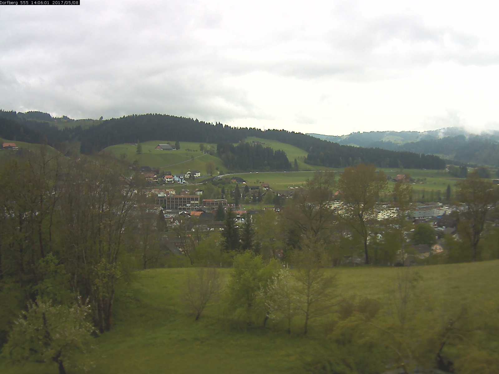 Webcam-Bild: Aussicht vom Dorfberg in Langnau 20170508-140601