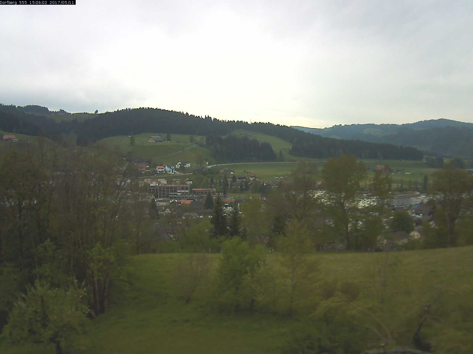 Webcam-Bild: Aussicht vom Dorfberg in Langnau 20170511-150601