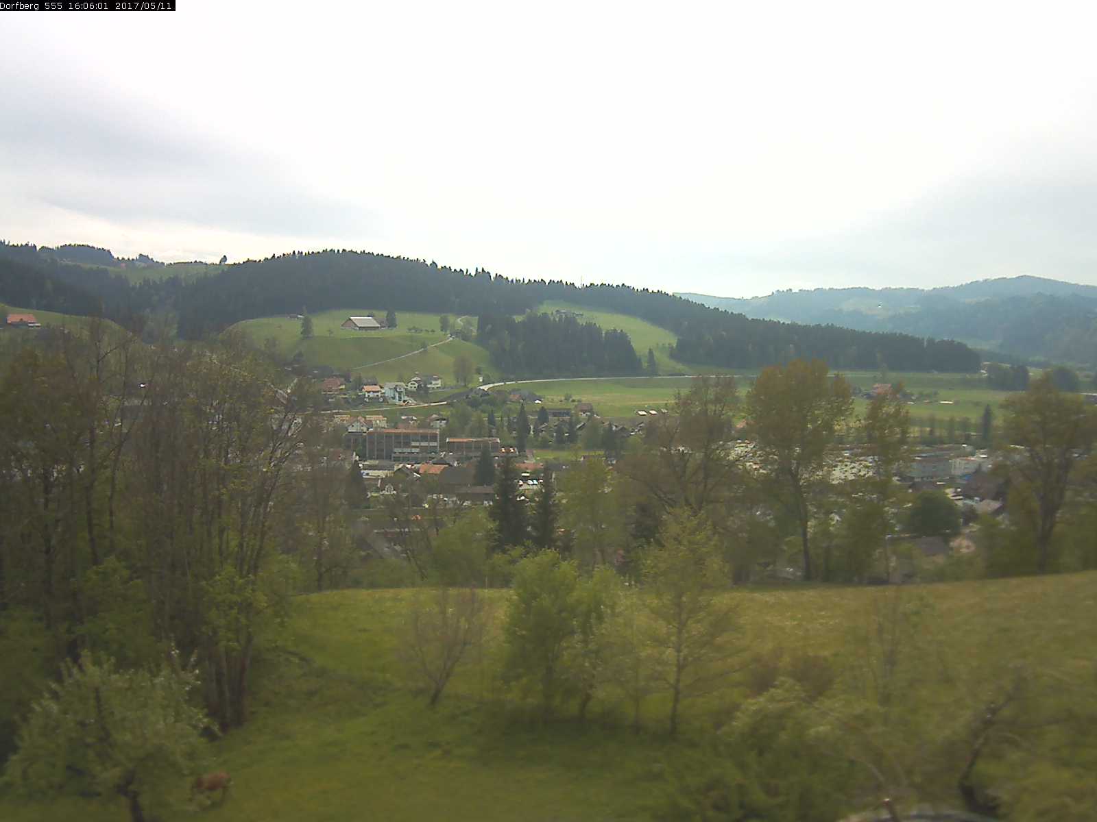 Webcam-Bild: Aussicht vom Dorfberg in Langnau 20170511-160601
