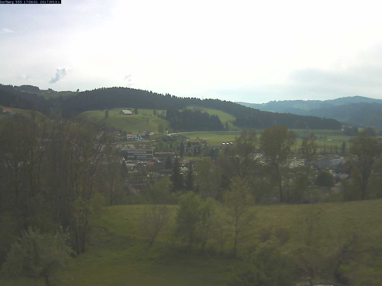 Webcam-Bild: Aussicht vom Dorfberg in Langnau 20170511-170601
