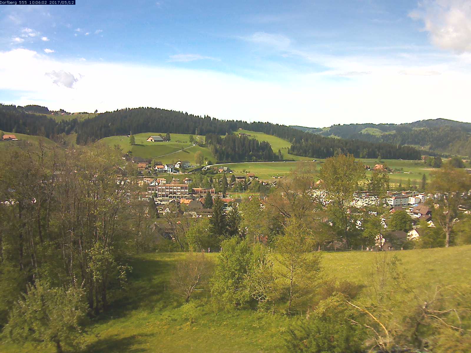 Webcam-Bild: Aussicht vom Dorfberg in Langnau 20170512-100601