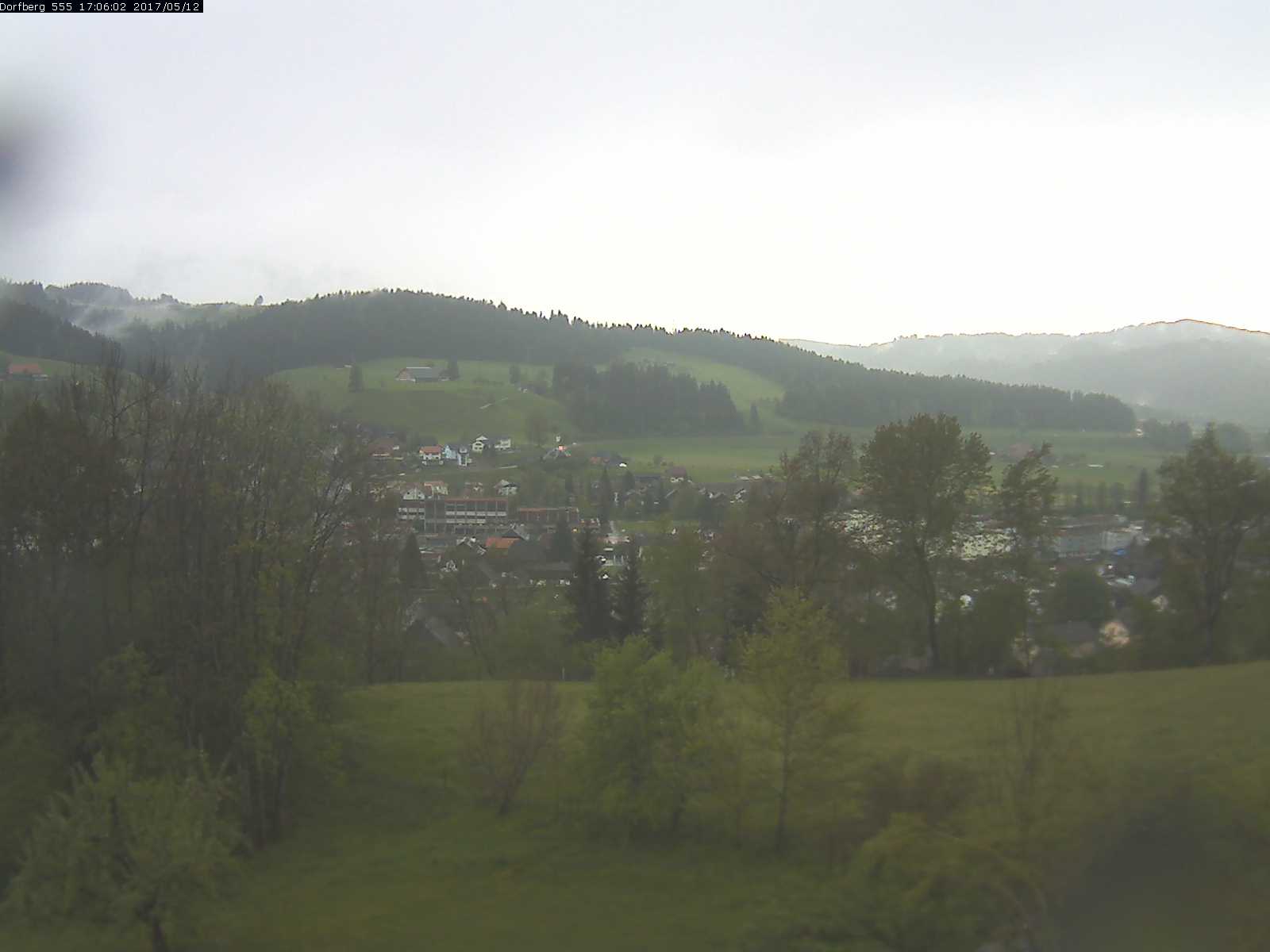 Webcam-Bild: Aussicht vom Dorfberg in Langnau 20170512-170602