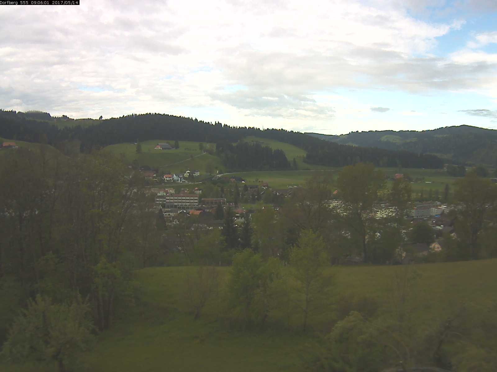 Webcam-Bild: Aussicht vom Dorfberg in Langnau 20170514-090601