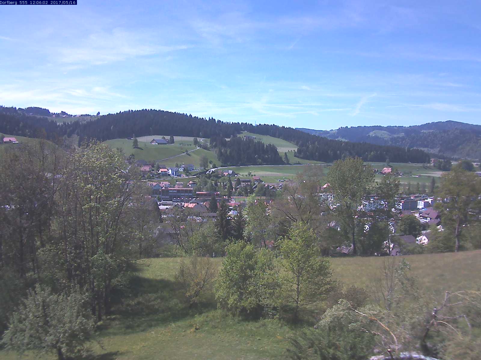Webcam-Bild: Aussicht vom Dorfberg in Langnau 20170516-120601