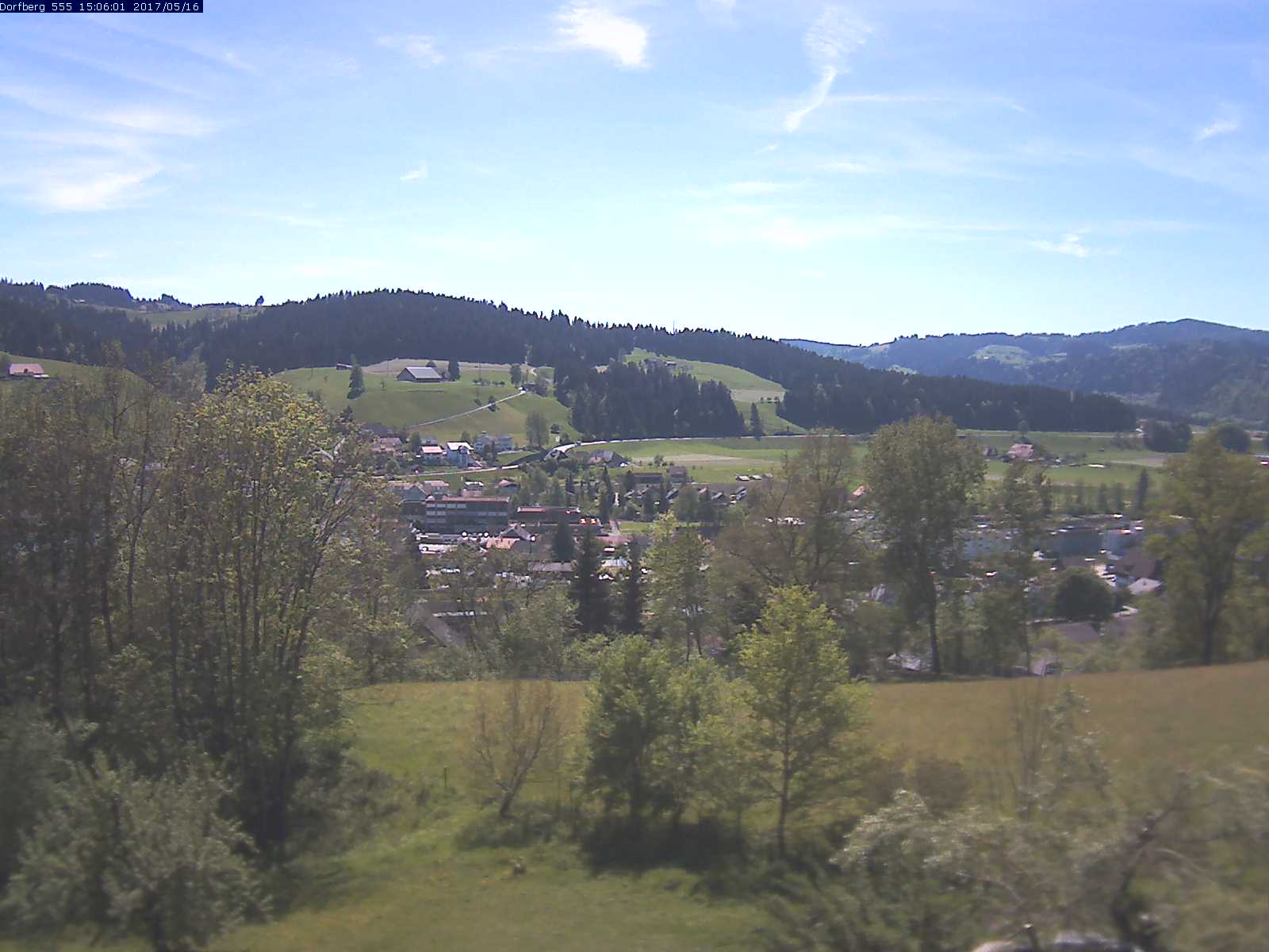Webcam-Bild: Aussicht vom Dorfberg in Langnau 20170516-150601