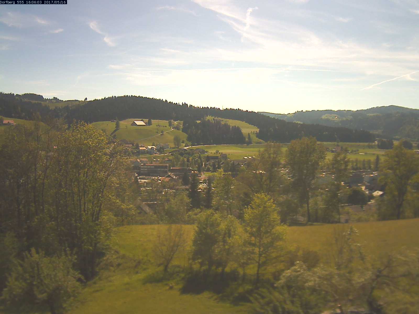 Webcam-Bild: Aussicht vom Dorfberg in Langnau 20170516-160601