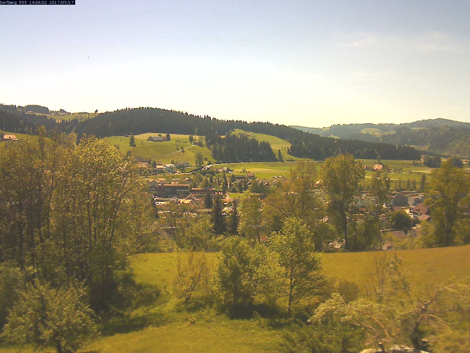Webcam-Bild: Aussicht vom Dorfberg in Langnau 20170517-140601
