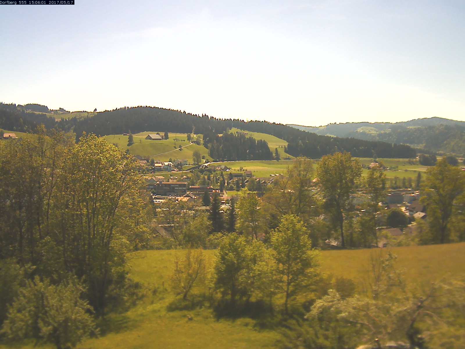 Webcam-Bild: Aussicht vom Dorfberg in Langnau 20170517-150601