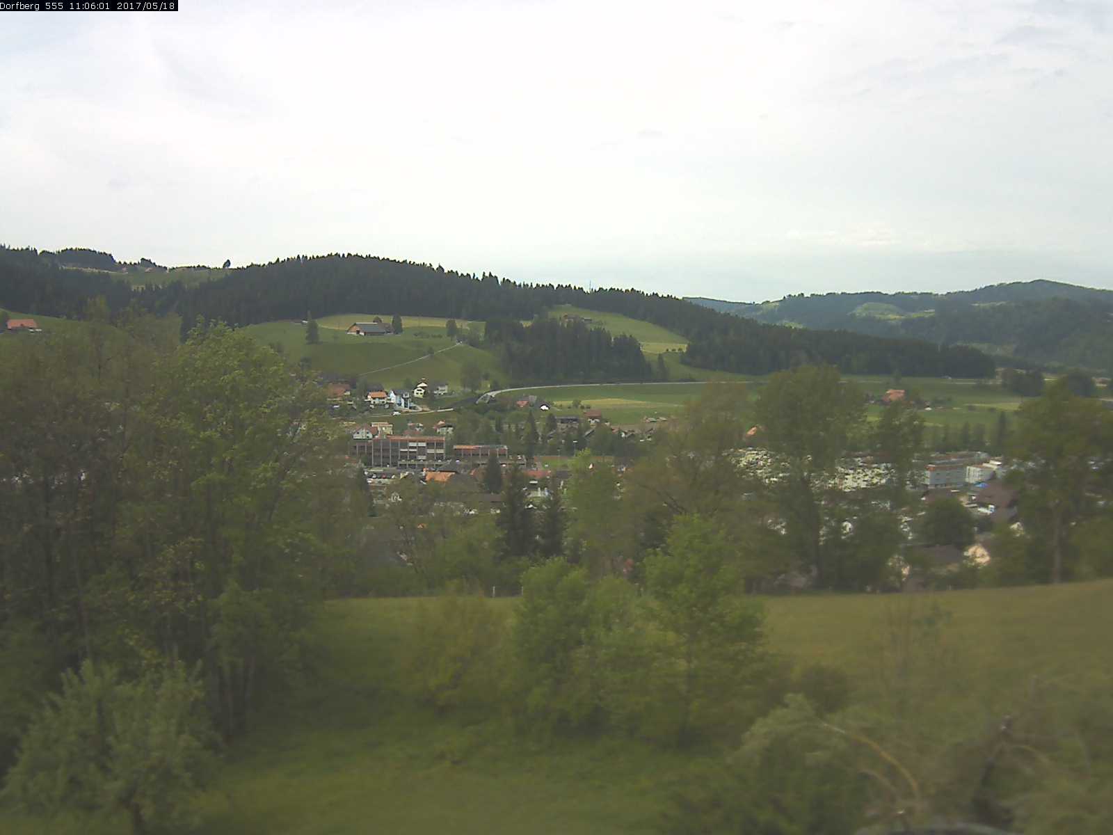 Webcam-Bild: Aussicht vom Dorfberg in Langnau 20170518-110601
