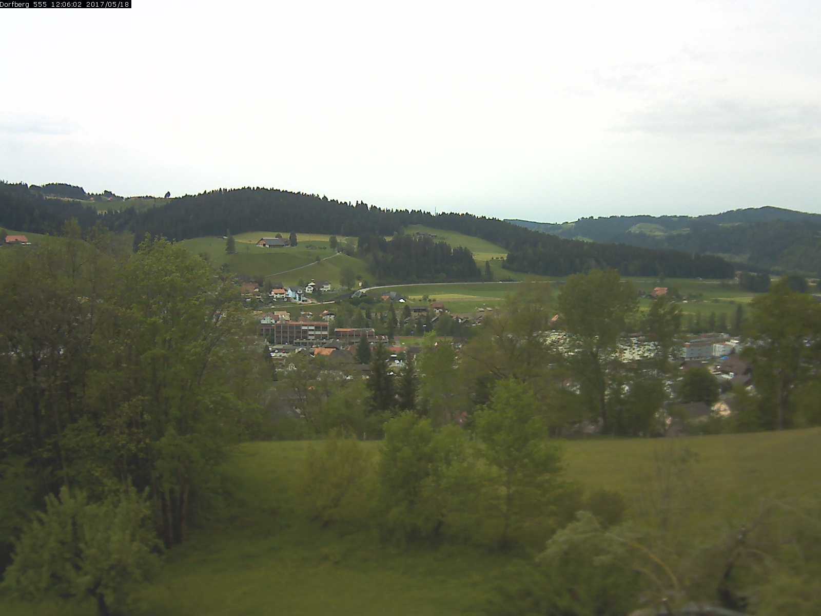 Webcam-Bild: Aussicht vom Dorfberg in Langnau 20170518-120601
