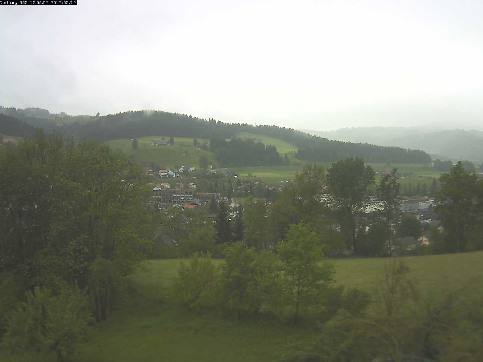 Webcam-Bild: Aussicht vom Dorfberg in Langnau 20170519-150601