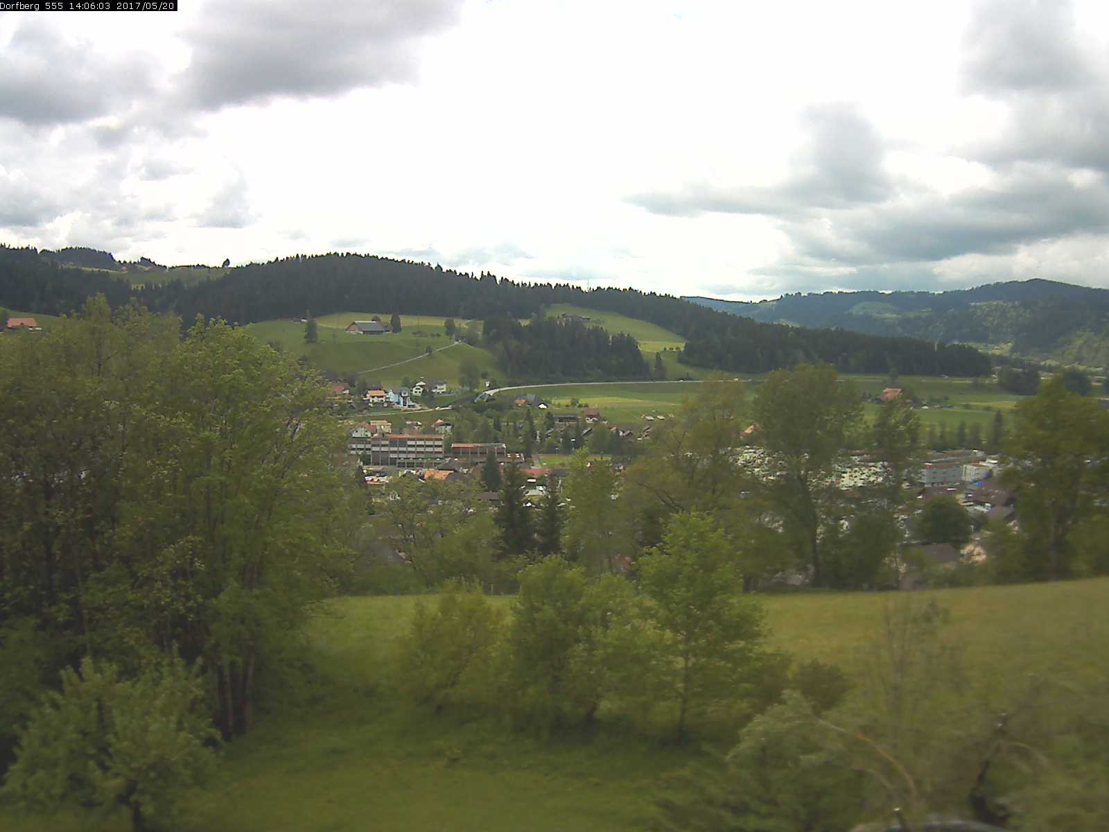 Webcam-Bild: Aussicht vom Dorfberg in Langnau 20170520-140601