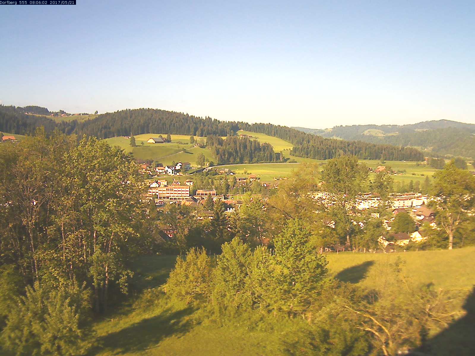 Webcam-Bild: Aussicht vom Dorfberg in Langnau 20170521-080601