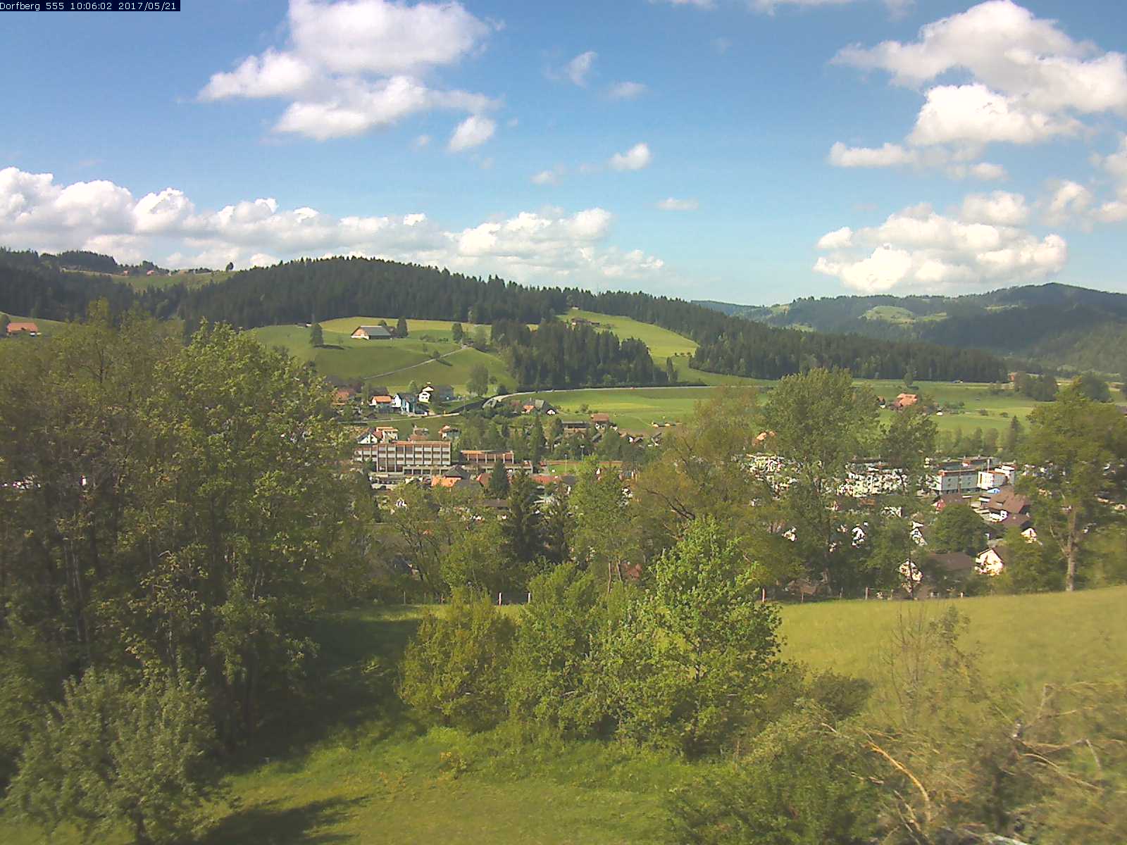Webcam-Bild: Aussicht vom Dorfberg in Langnau 20170521-100601