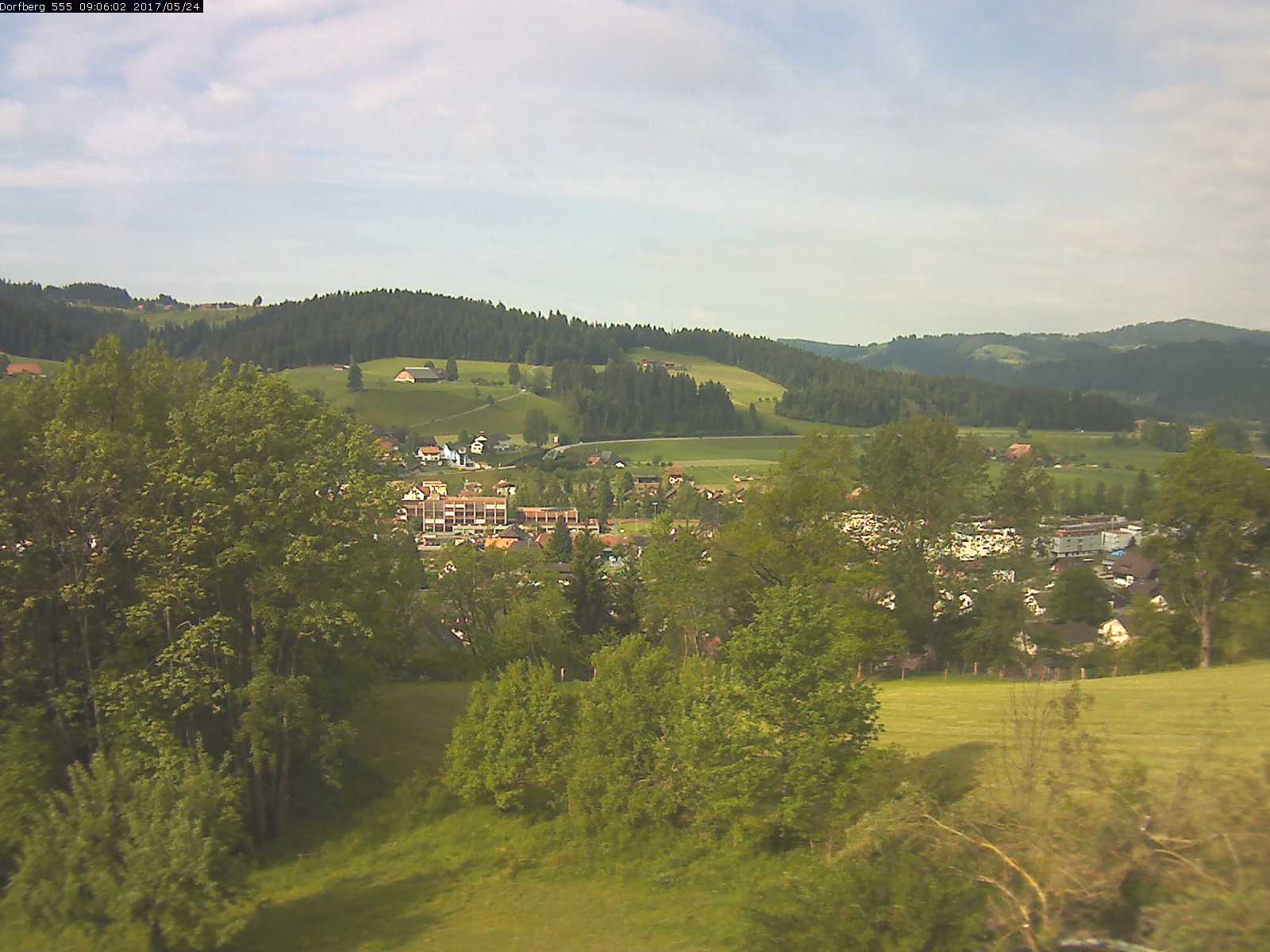 Webcam-Bild: Aussicht vom Dorfberg in Langnau 20170524-090601