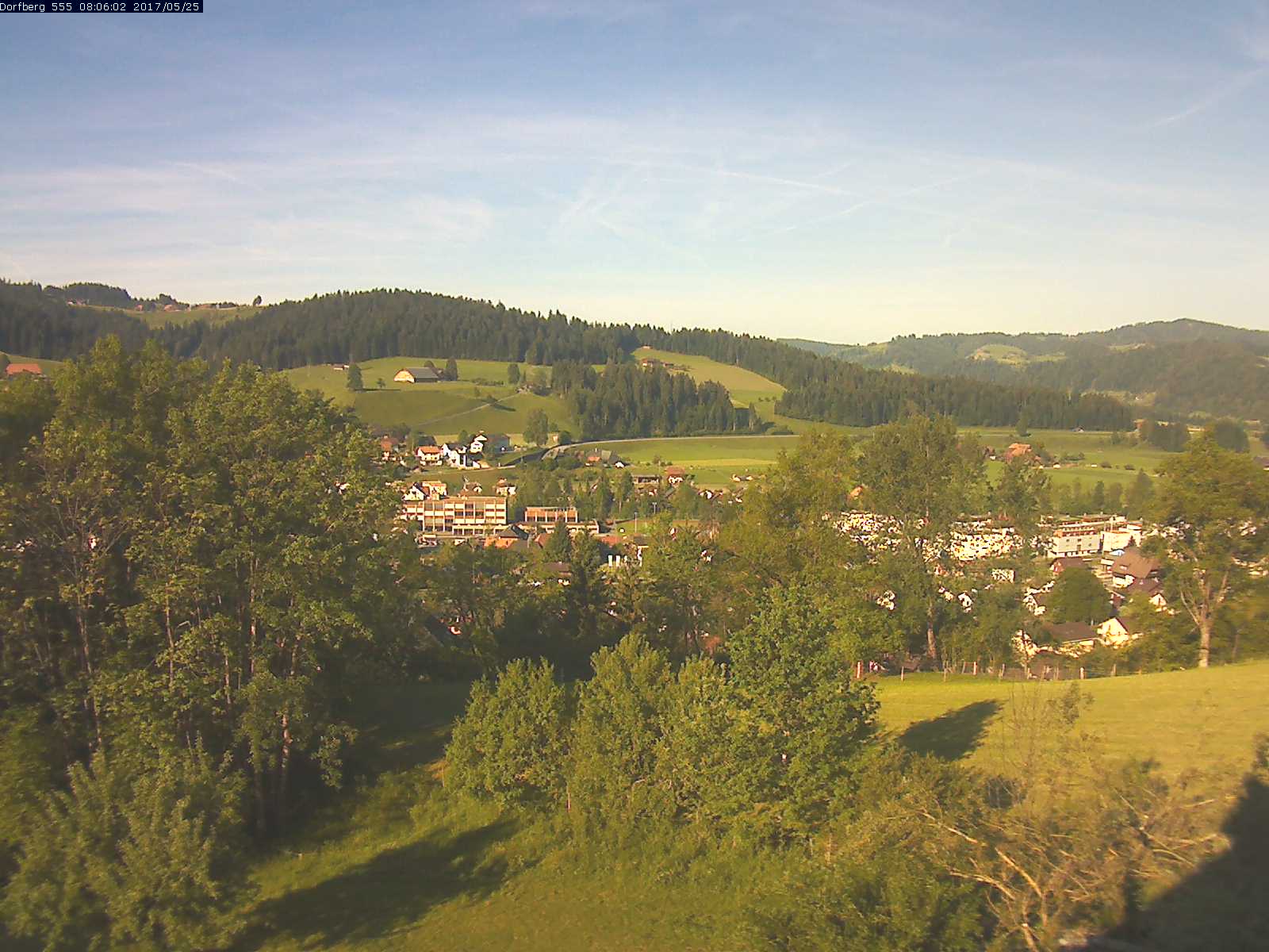 Webcam-Bild: Aussicht vom Dorfberg in Langnau 20170525-080601
