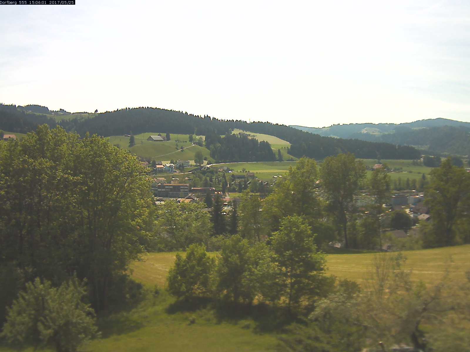 Webcam-Bild: Aussicht vom Dorfberg in Langnau 20170525-150601