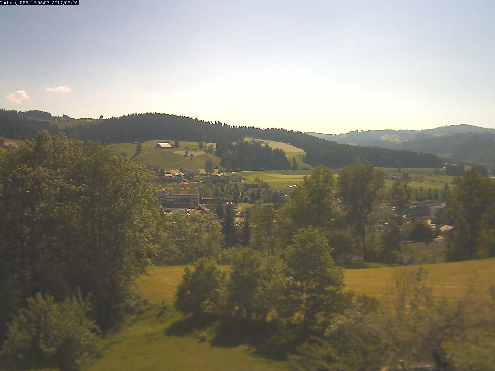 Webcam-Bild: Aussicht vom Dorfberg in Langnau 20170526-160602