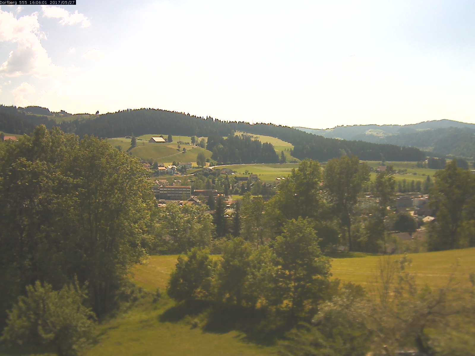 Webcam-Bild: Aussicht vom Dorfberg in Langnau 20170527-160601