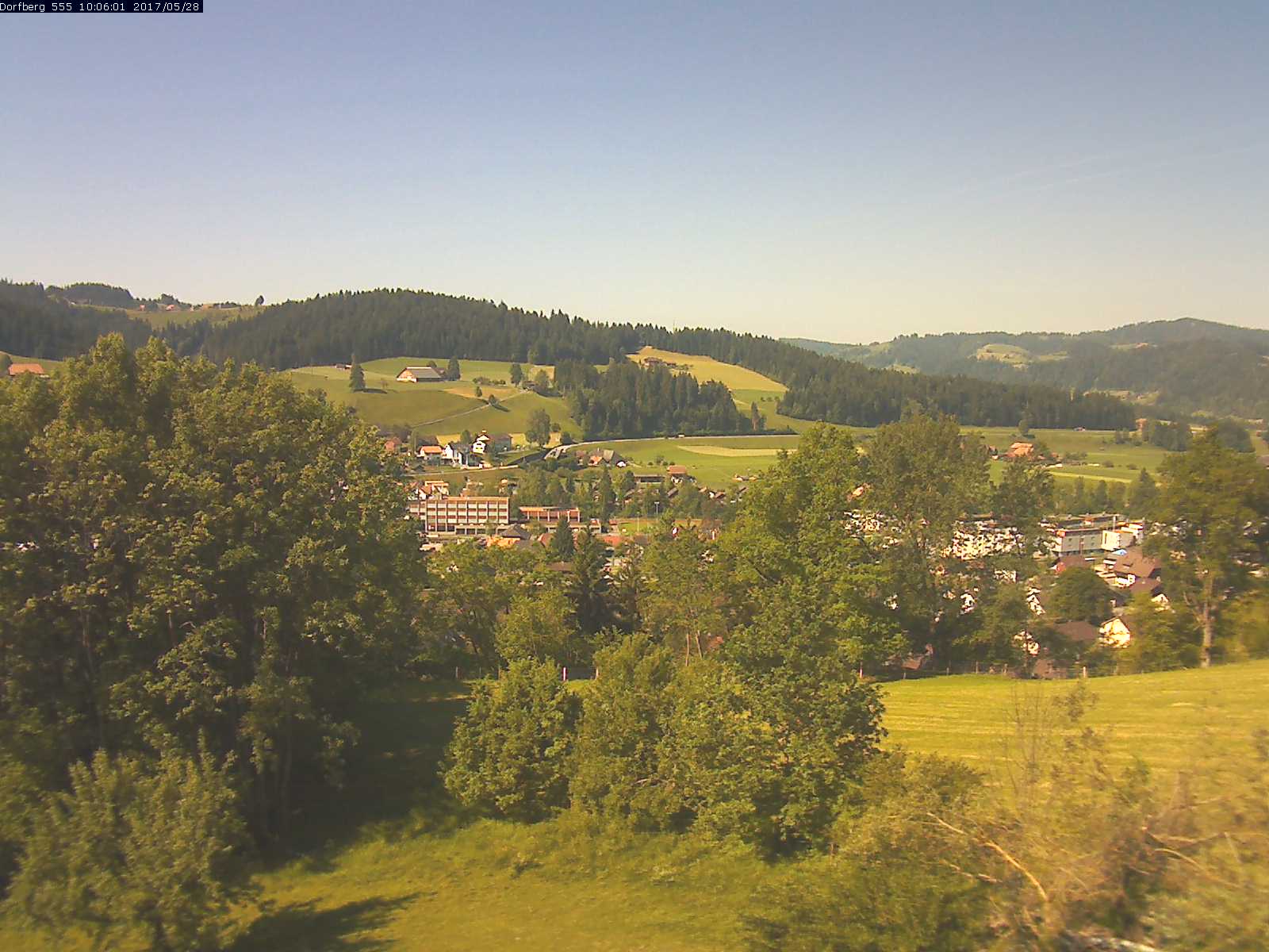 Webcam-Bild: Aussicht vom Dorfberg in Langnau 20170528-100601