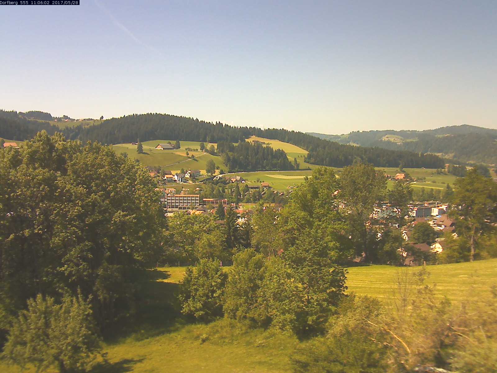 Webcam-Bild: Aussicht vom Dorfberg in Langnau 20170528-110601