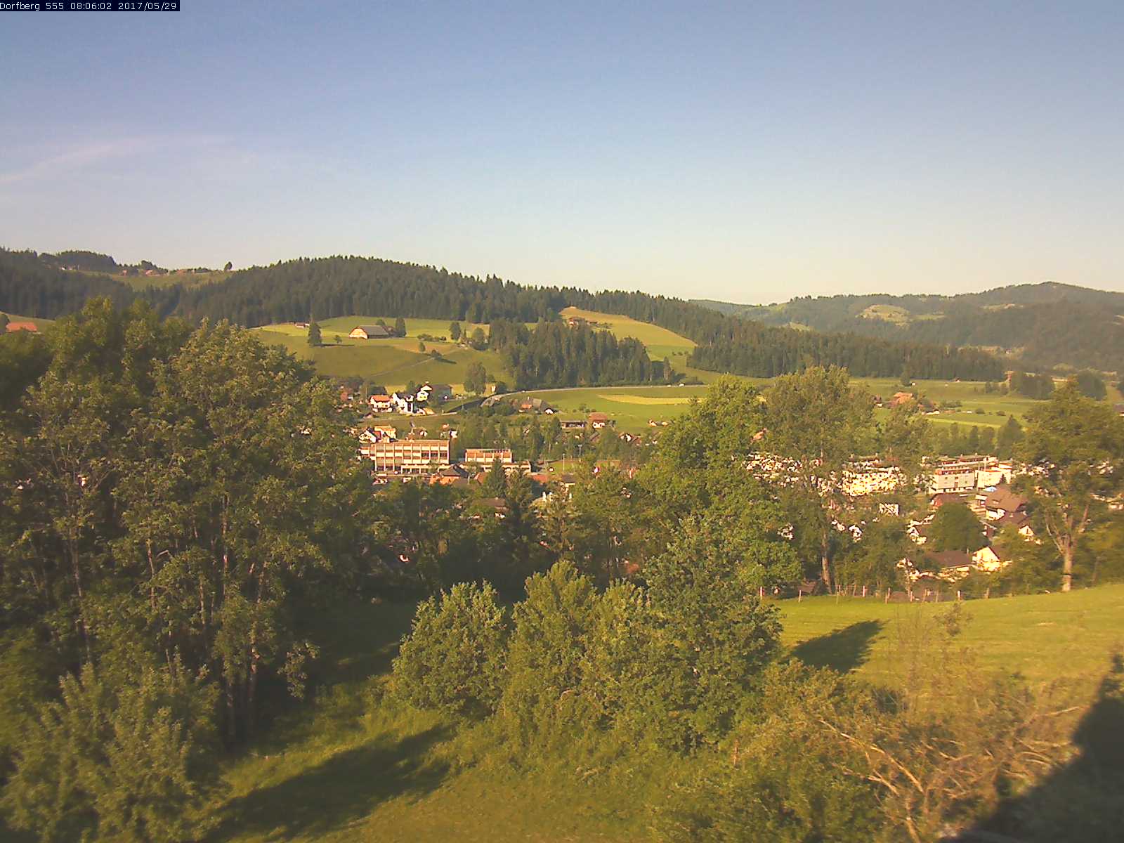 Webcam-Bild: Aussicht vom Dorfberg in Langnau 20170529-080601
