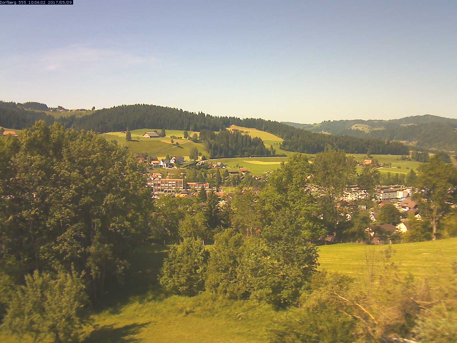 Webcam-Bild: Aussicht vom Dorfberg in Langnau 20170529-100601