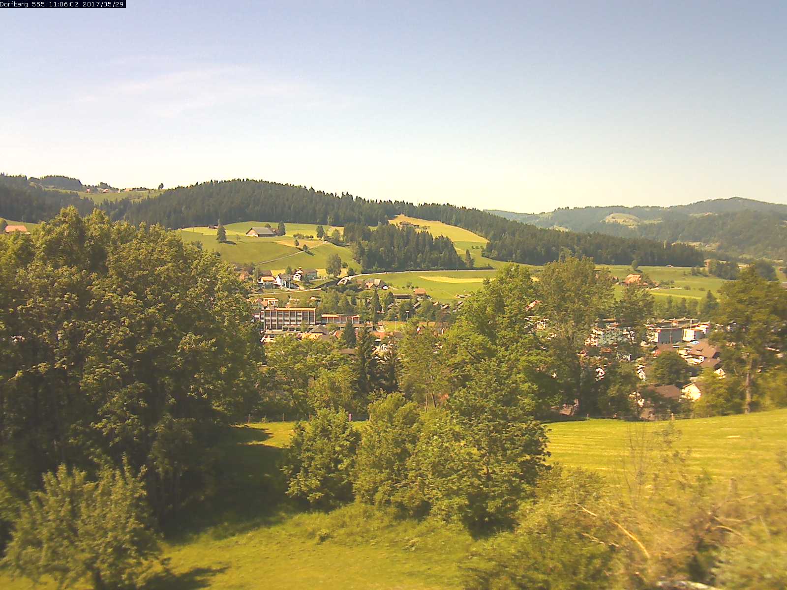 Webcam-Bild: Aussicht vom Dorfberg in Langnau 20170529-110601
