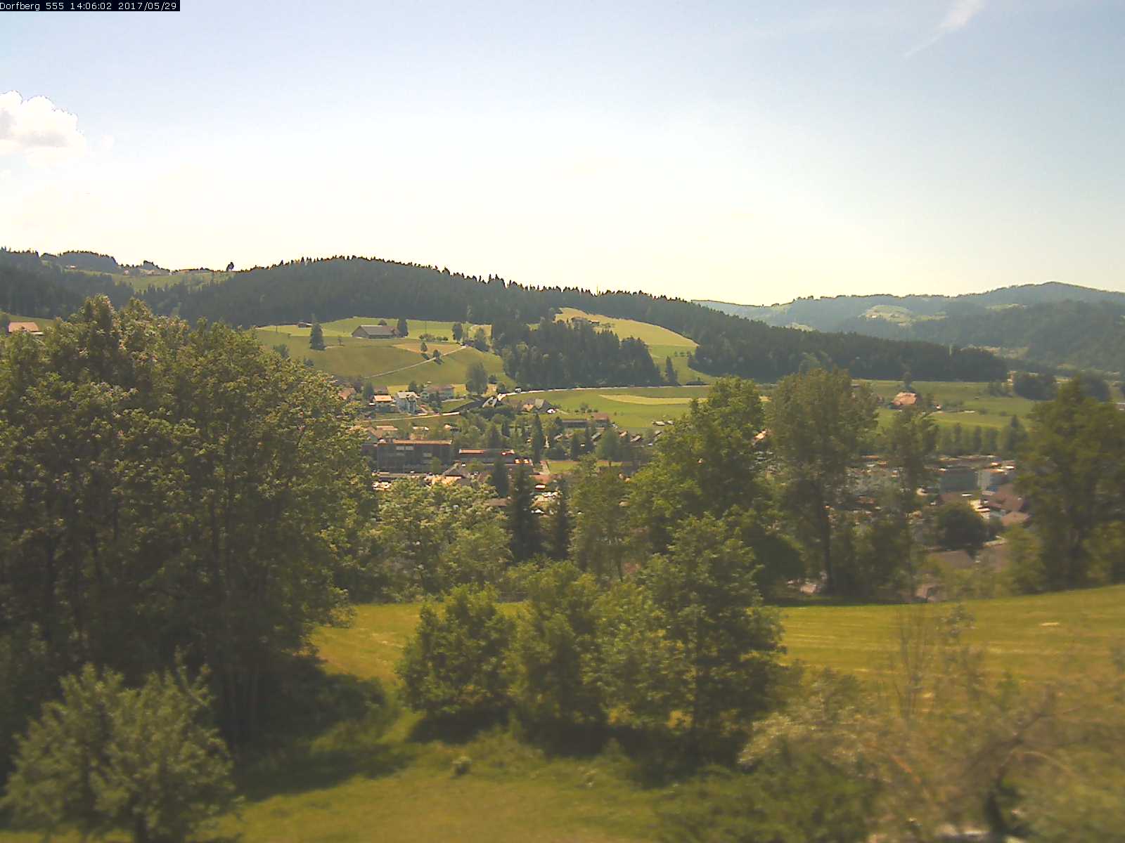 Webcam-Bild: Aussicht vom Dorfberg in Langnau 20170529-140601