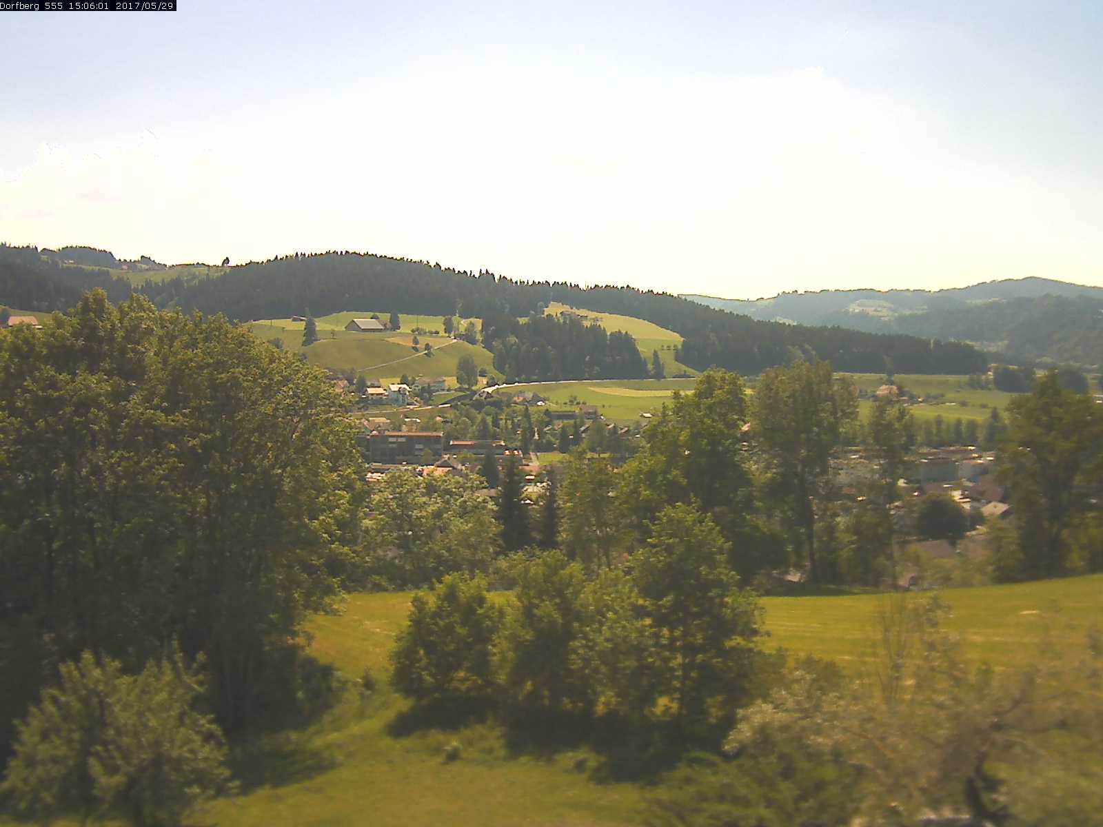 Webcam-Bild: Aussicht vom Dorfberg in Langnau 20170529-150601