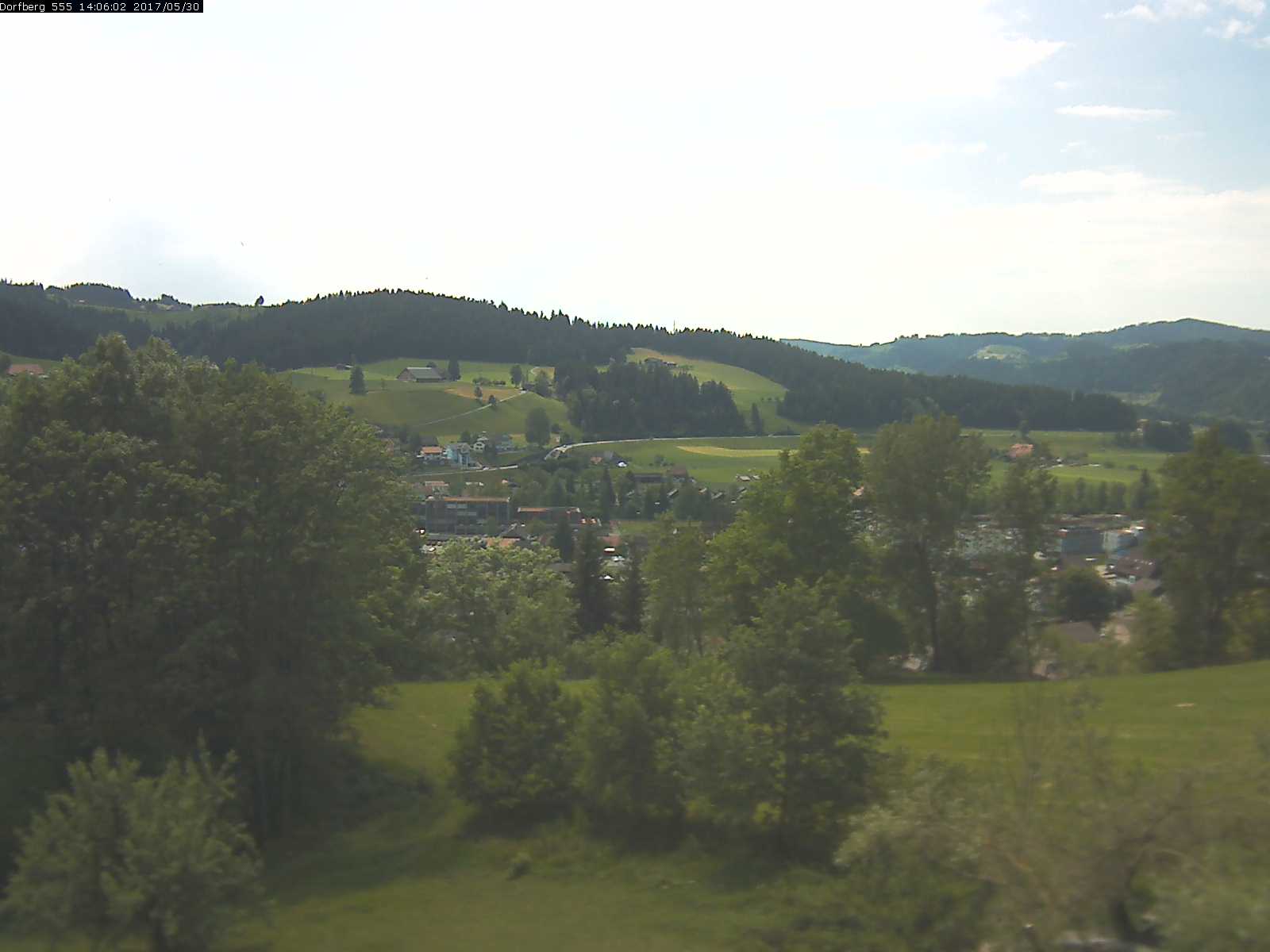 Webcam-Bild: Aussicht vom Dorfberg in Langnau 20170530-140601