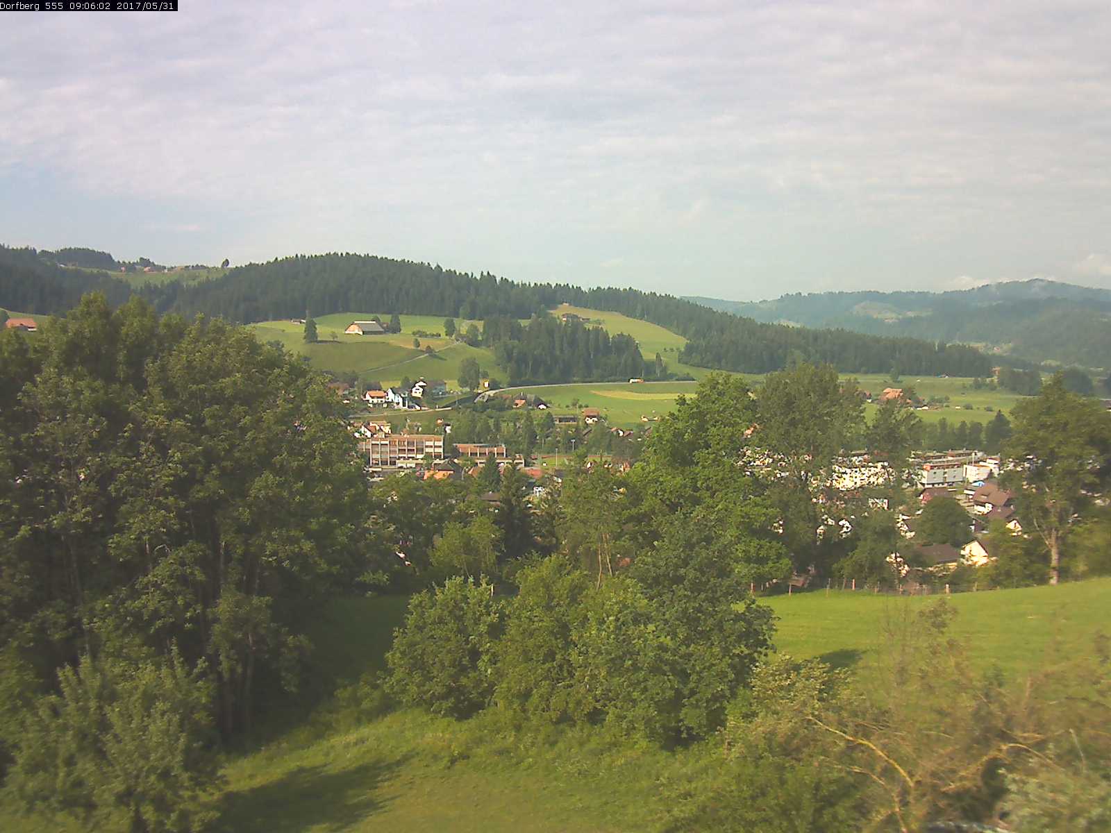 Webcam-Bild: Aussicht vom Dorfberg in Langnau 20170531-090601