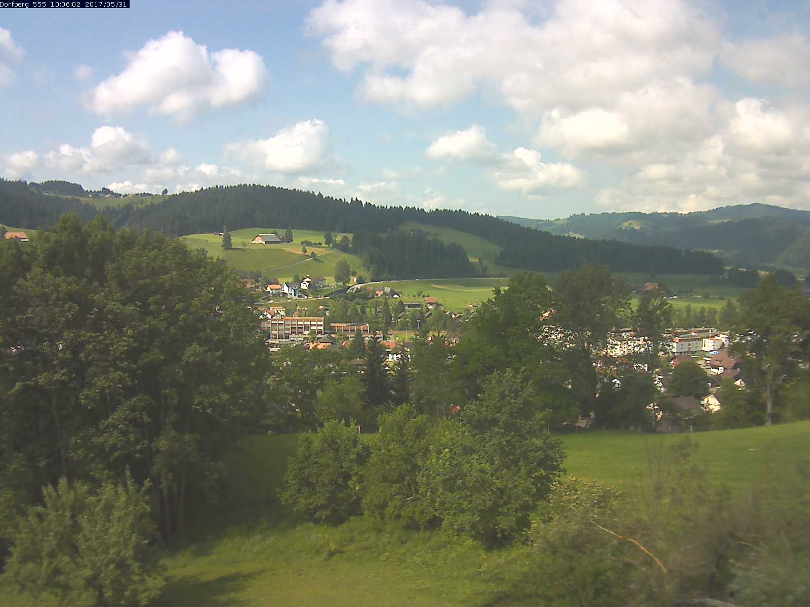 Webcam-Bild: Aussicht vom Dorfberg in Langnau 20170531-100602