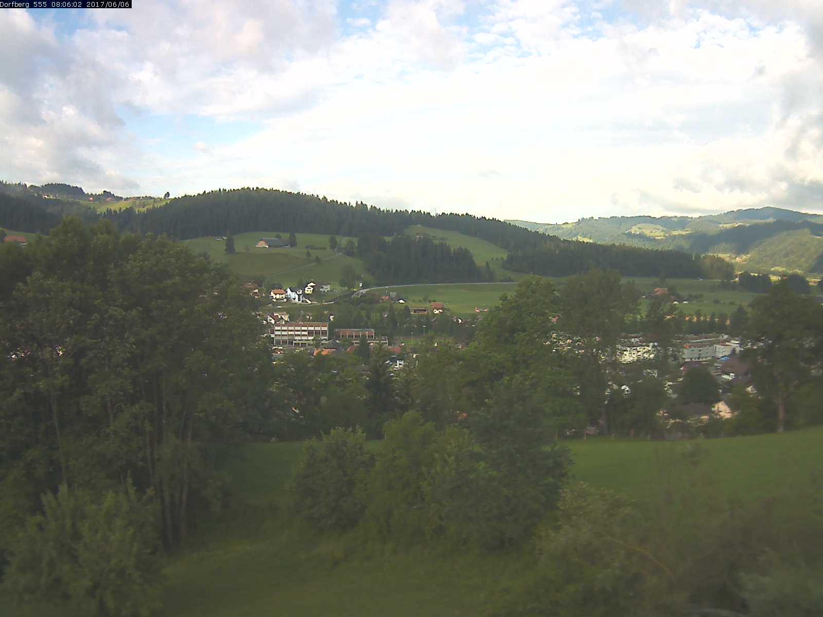 Webcam-Bild: Aussicht vom Dorfberg in Langnau 20170606-080601