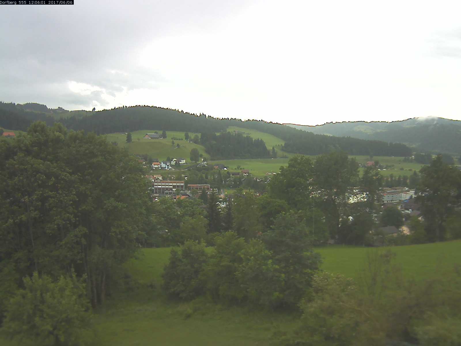 Webcam-Bild: Aussicht vom Dorfberg in Langnau 20170606-120601