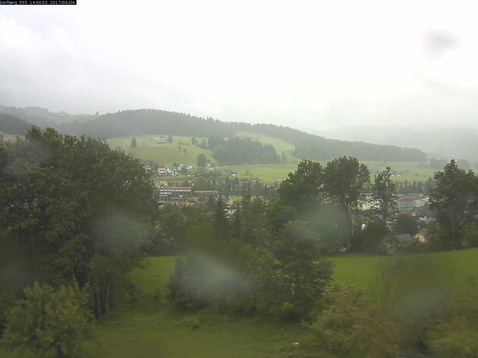 Webcam-Bild: Aussicht vom Dorfberg in Langnau 20170606-140602
