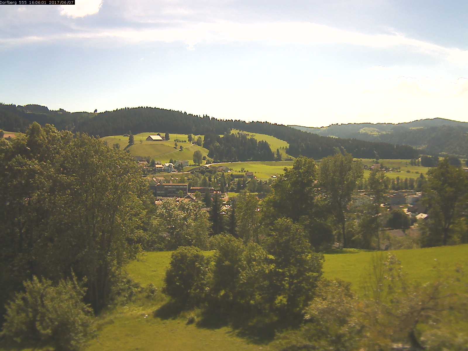 Webcam-Bild: Aussicht vom Dorfberg in Langnau 20170607-160601