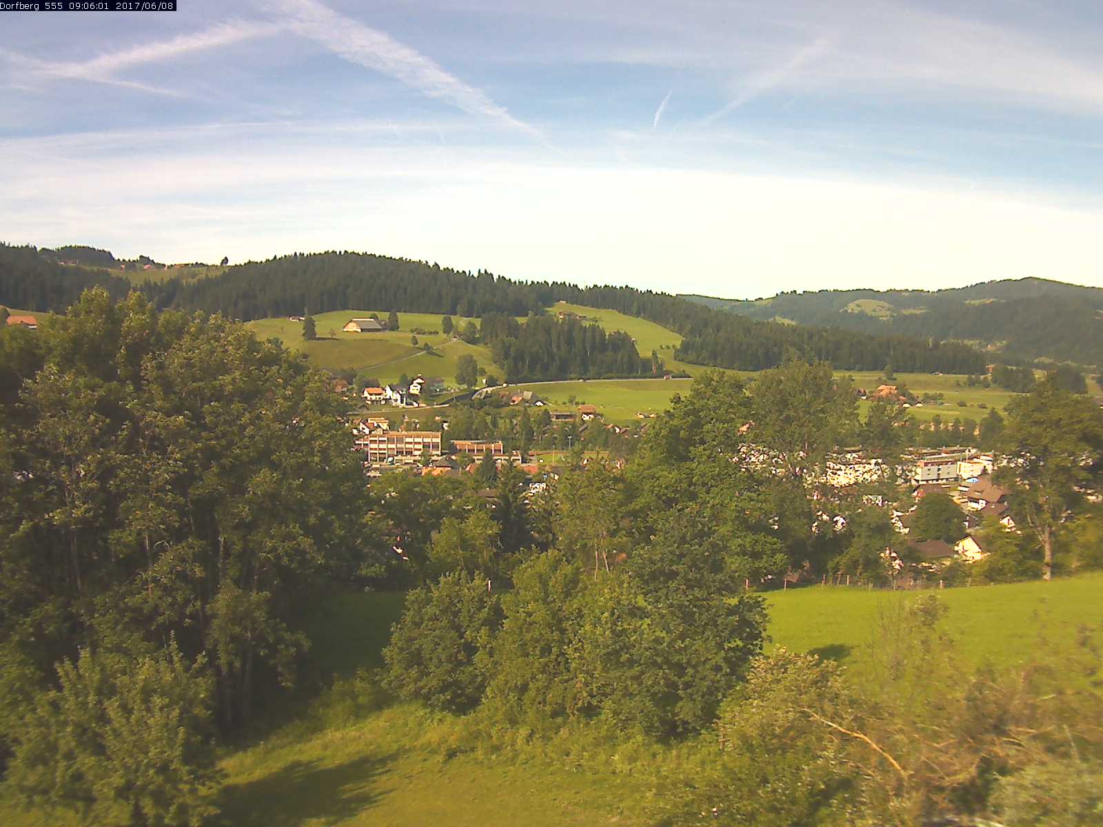 Webcam-Bild: Aussicht vom Dorfberg in Langnau 20170608-090601