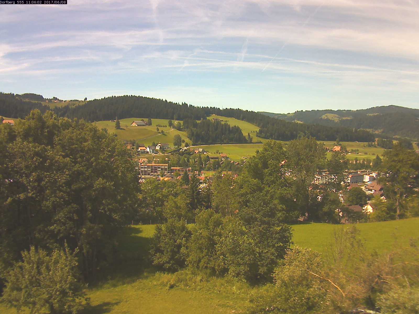 Webcam-Bild: Aussicht vom Dorfberg in Langnau 20170608-110601