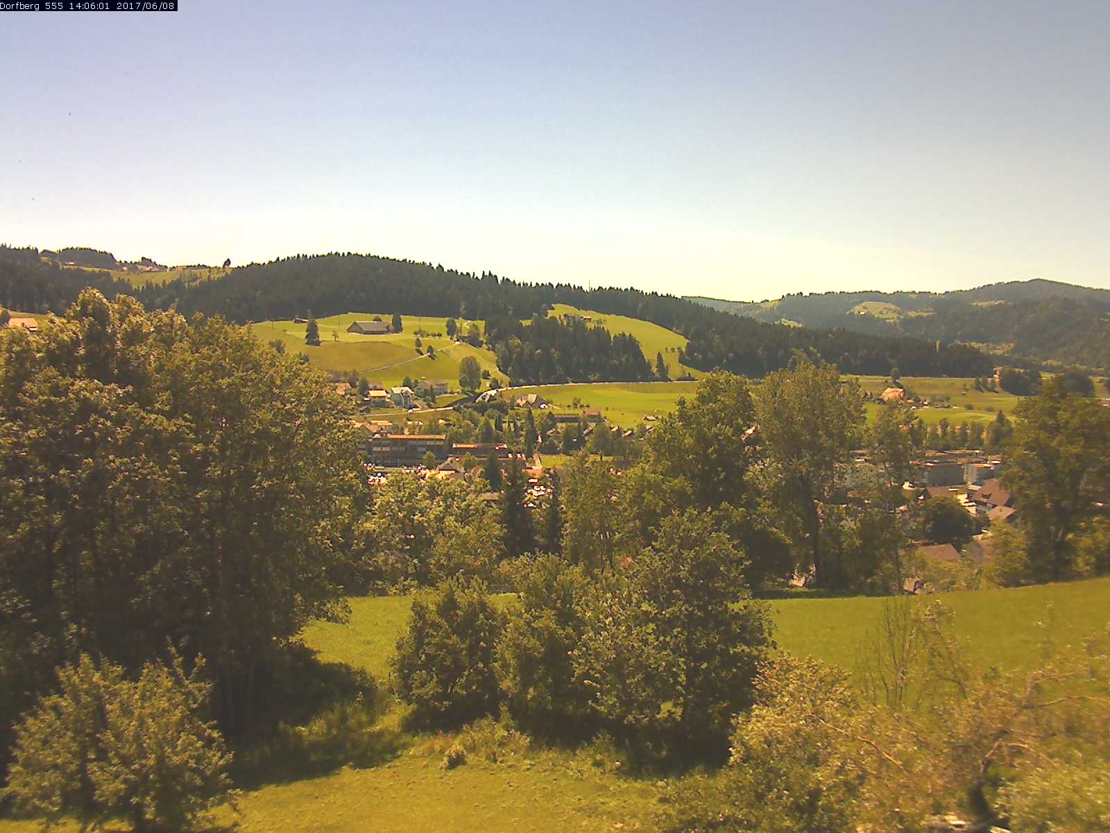 Webcam-Bild: Aussicht vom Dorfberg in Langnau 20170608-140601